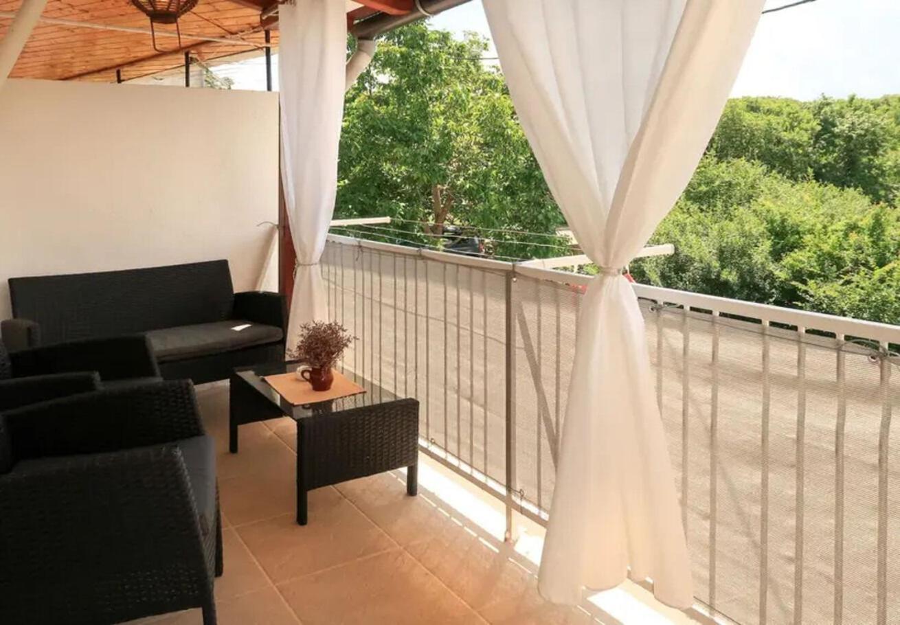 Holiday Home Ana- With Pool Kornic Bagian luar foto