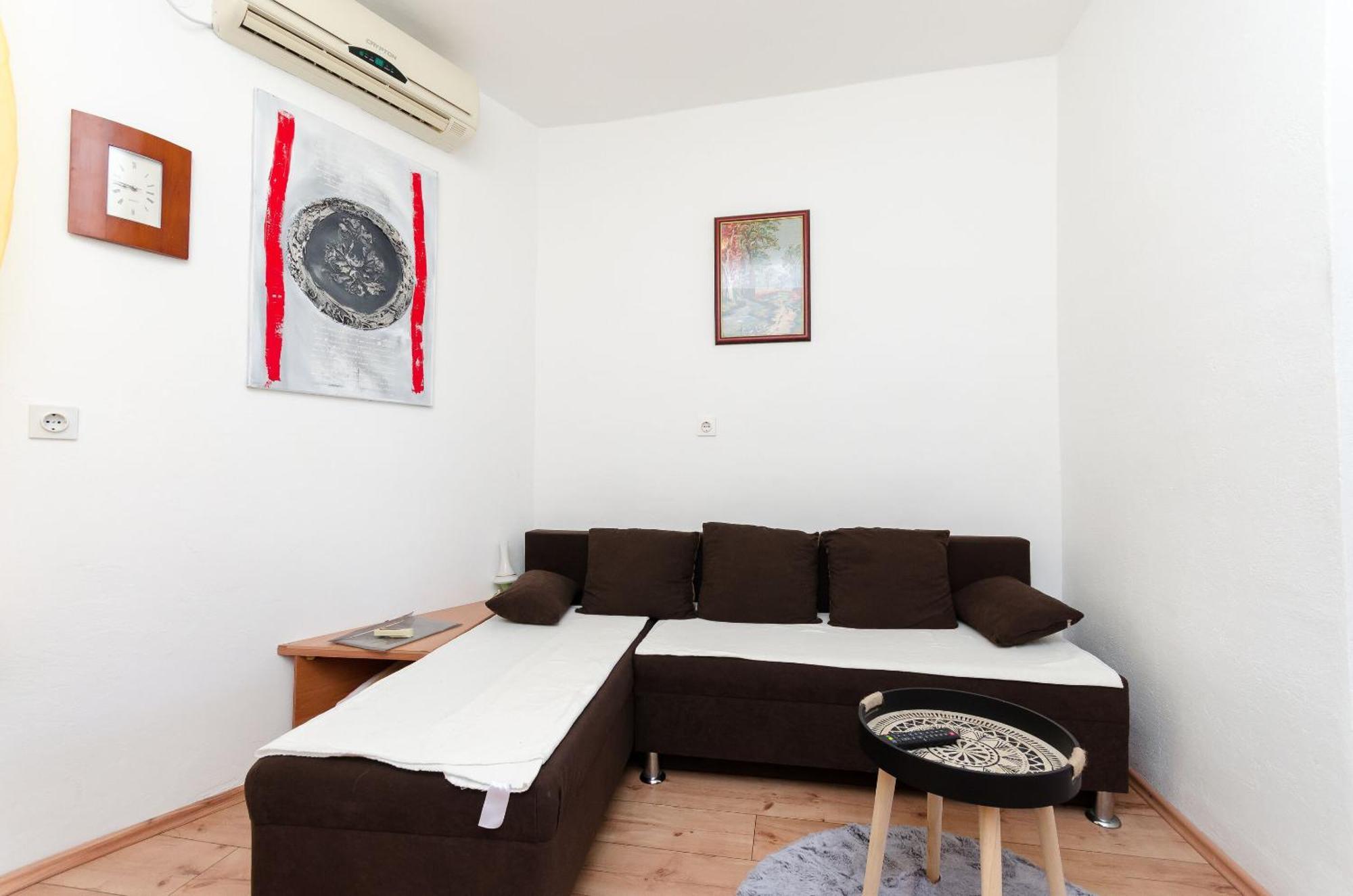 Holiday Home Ana- With Pool Kornic Bagian luar foto