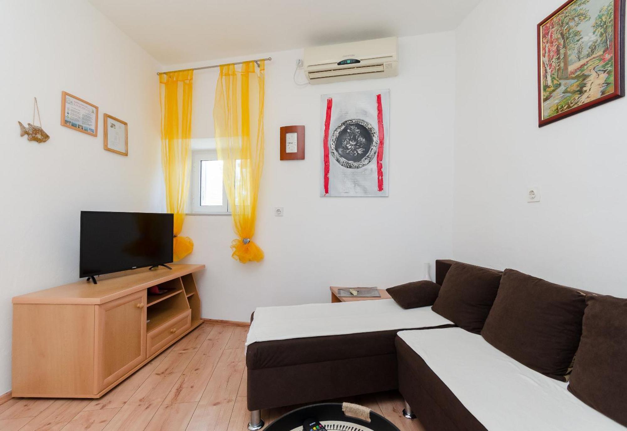 Holiday Home Ana- With Pool Kornic Bagian luar foto